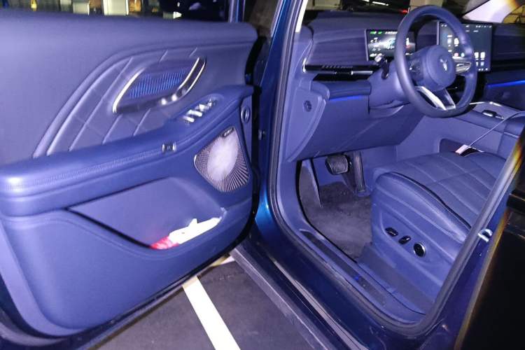Used VOYAH Dream 2026 Model PHEV Qiankun Ultra Driver Seat