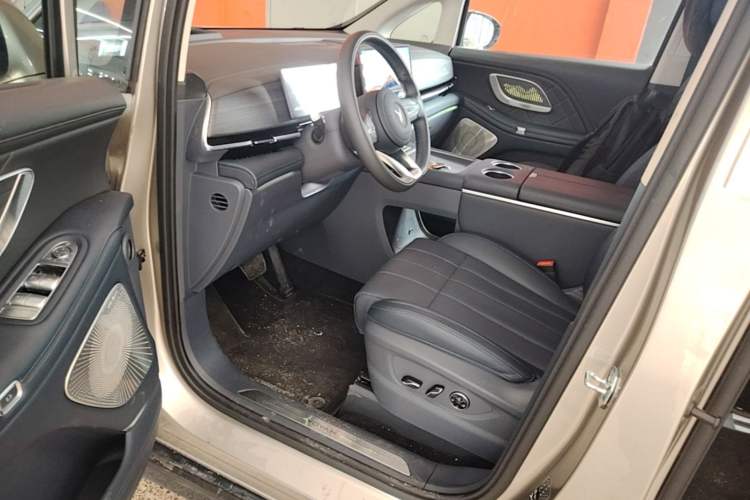 Used VOYAH Dream 2026 Model PHEV Qiankun Ultra Driver Seat