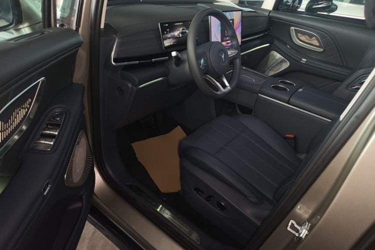 Used VOYAH Dream 2026 Model PHEV Qiankun Ultra Driver Seat