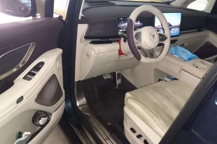 Used VOYAH Dream 2026 Model PHEV Kunpeng Max Driver Seat
