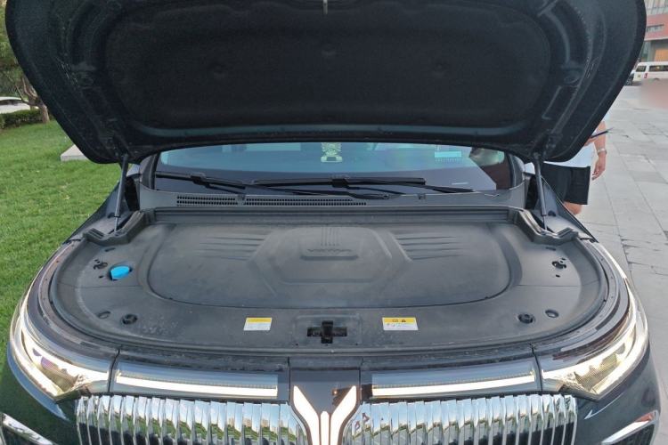 Used VOYAH Dream 2026 Model PHEV Qiankun Pro Engine Bay