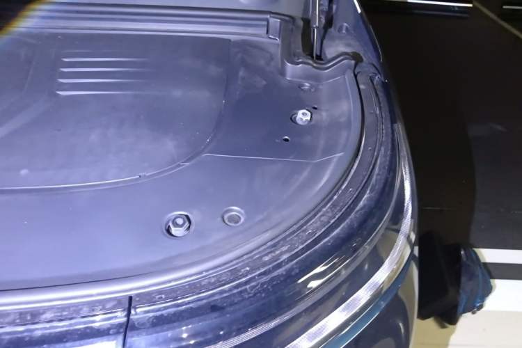 Used VOYAH Dream 2026 Model PHEV Qiankun Ultra Engine Bay Left