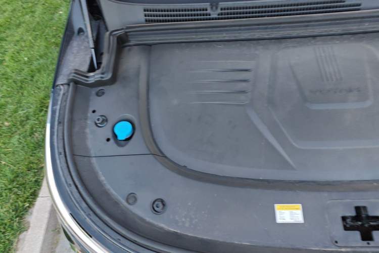 Used VOYAH Dream 2026 Model PHEV Qiankun Pro Engine Bay Right