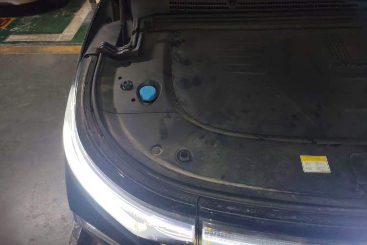 Used VOYAH Dream 2026 Model PHEV Qiankun Pro Engine Bay Right