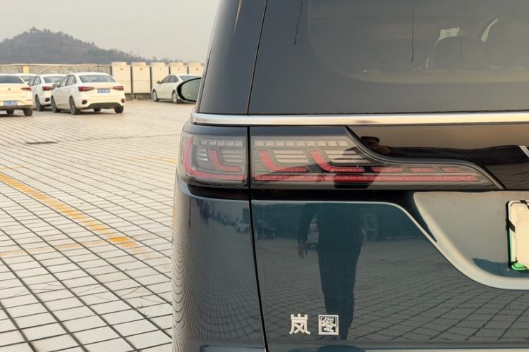 Used VOYAH Dream 2026 Model PHEV Kunpeng Pro Exterior 2