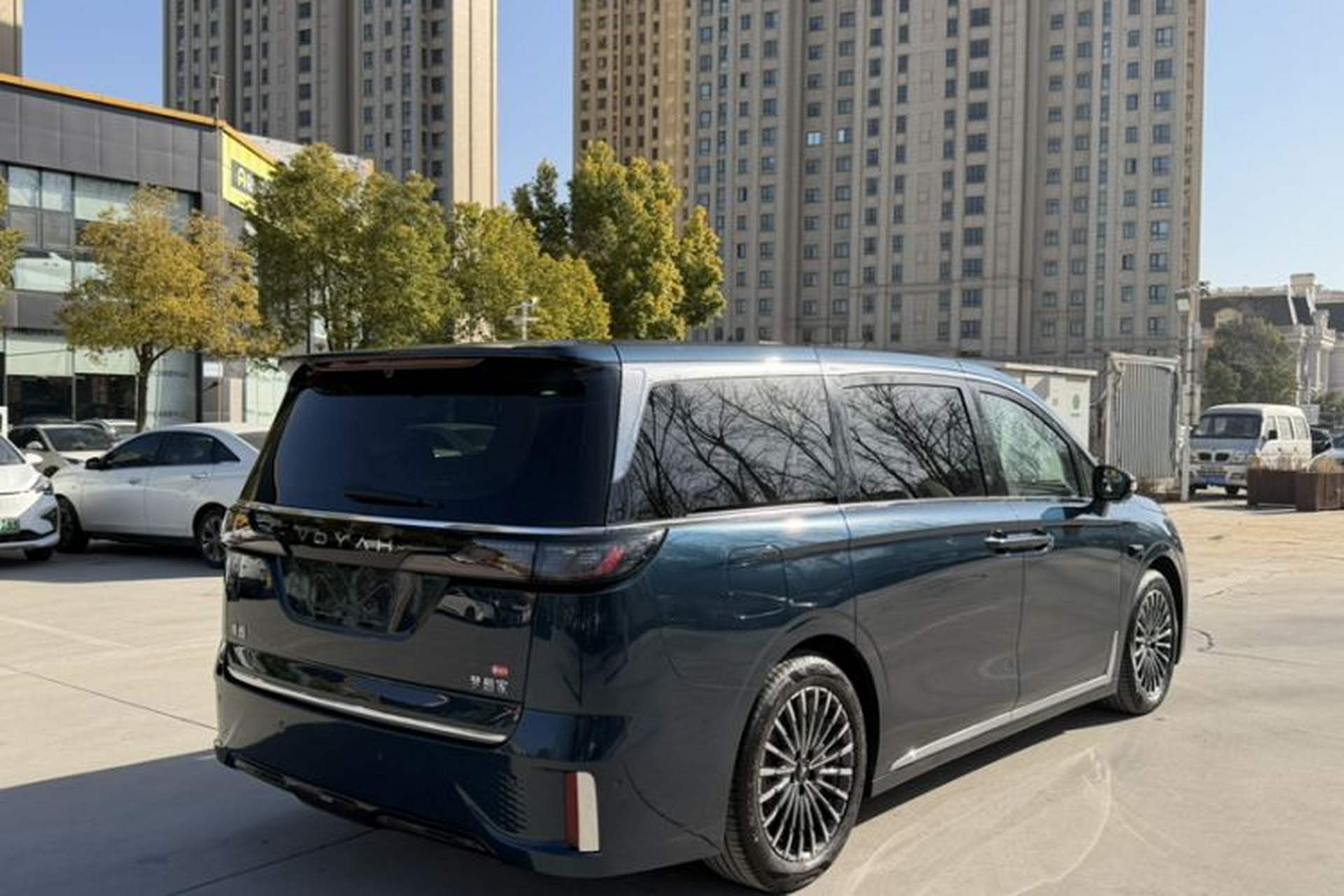 Used VOYAH Dream 2026 Model PHEV Qiankun Ultra Exterior 4