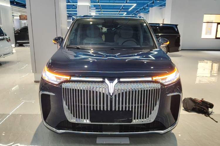 Used VOYAH Dream 2026 Model PHEV Kunpeng Pro Front