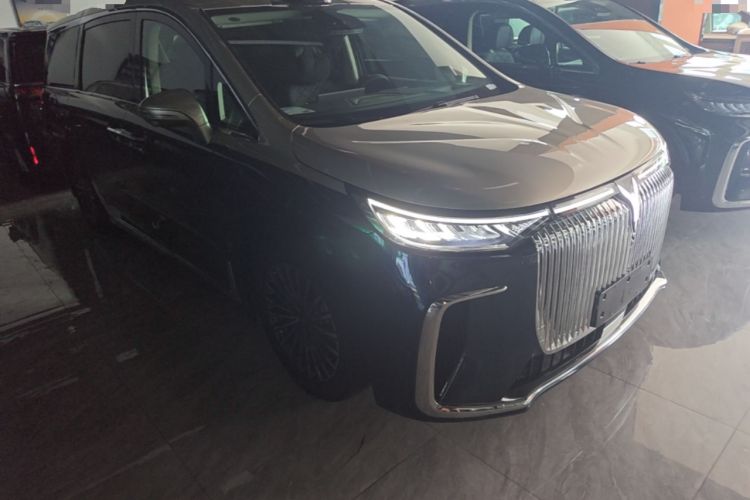 Used VOYAH Dream 2026 Model PHEV Qiankun Ultra Front Right 45 Deg