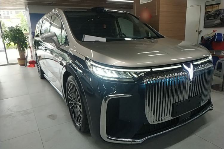 Used VOYAH Dream 2026 Model PHEV Qiankun Ultra Front Right 45 Deg