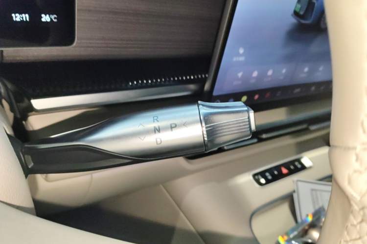 Used VOYAH Dream 2026 Model PHEV Kunpeng Pro Gear Lever