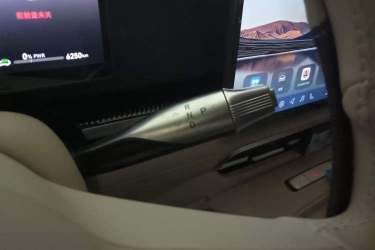 Used VOYAH Dream 2026 Model PHEV Kunpeng Max Gear Lever