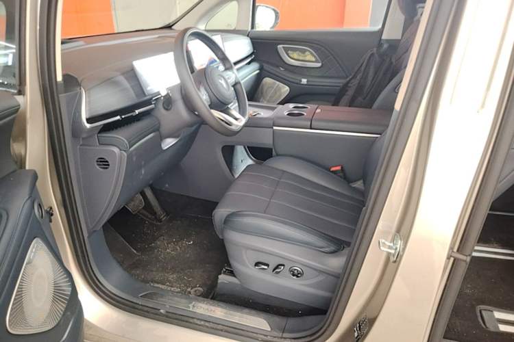 Used VOYAH Dream 2026 Model PHEV Qiankun Ultra Left Front Seat
