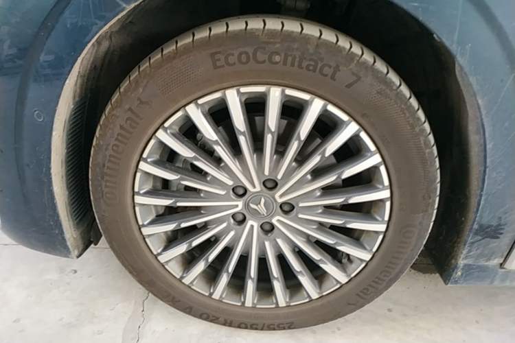 Used VOYAH Dream 2026 Model PHEV Qiankun Pro Left Front Wheel Hub