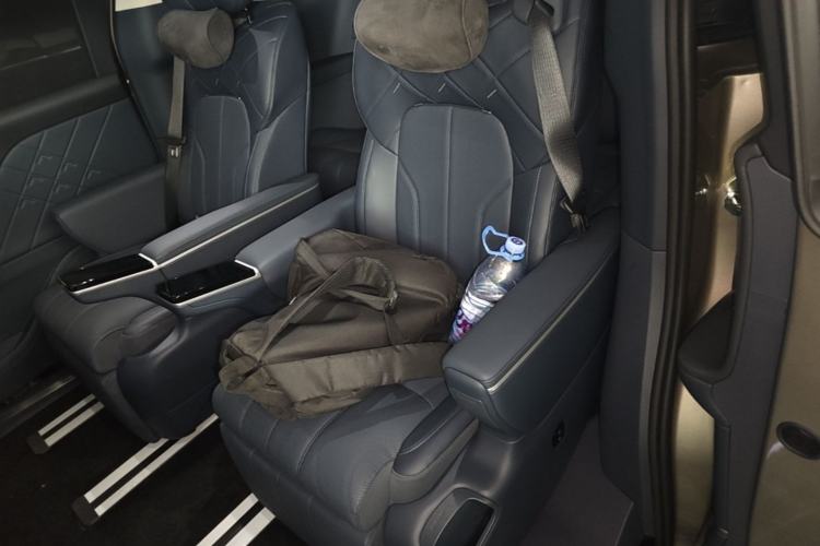 Used VOYAH Dream 2026 Model PHEV Qiankun Ultra Left Rear Seat