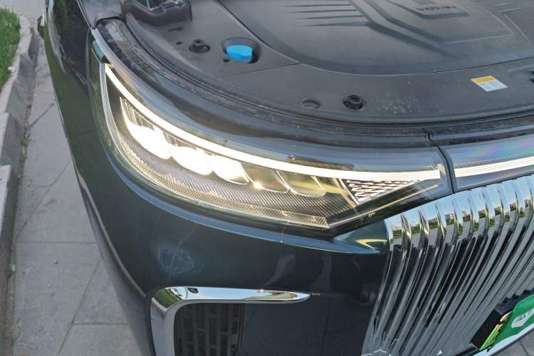 Used VOYAH Dream 2026 Model PHEV Qiankun Pro Right Front Headlight