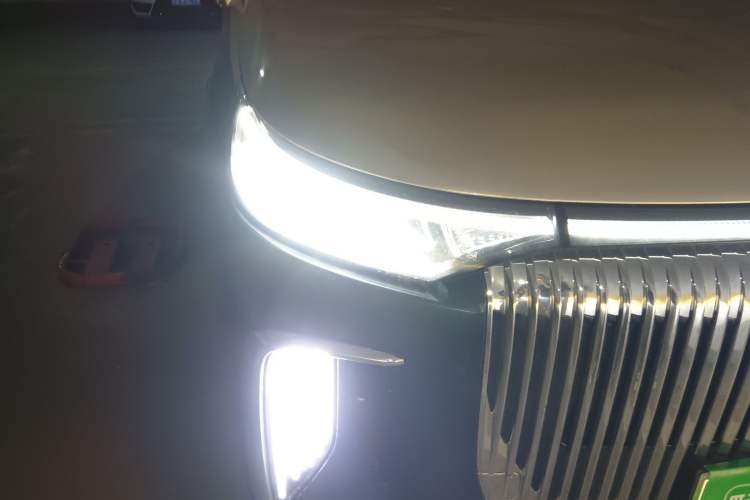 Used VOYAH Dream 2026 Model PHEV Kunpeng Max Right Front Headlight