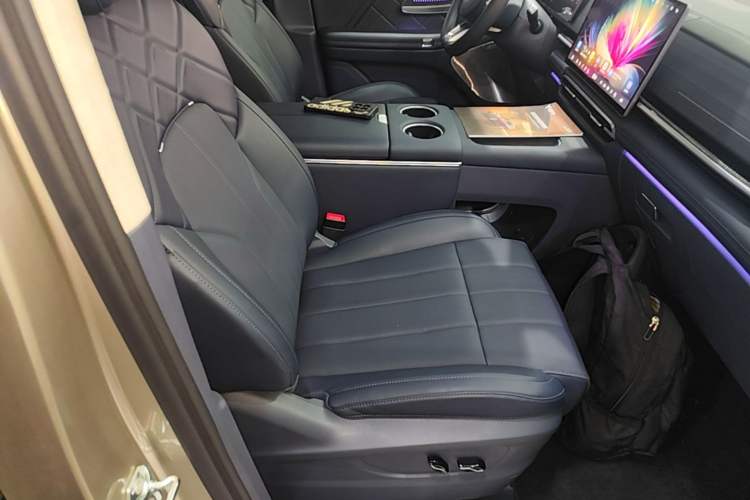 Used VOYAH Dream 2026 Model PHEV Qiankun Ultra Right Front Seat