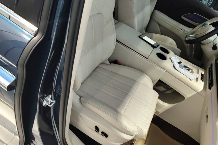 Used VOYAH Dream 2026 Model PHEV Kunpeng Pro Right Front Seat