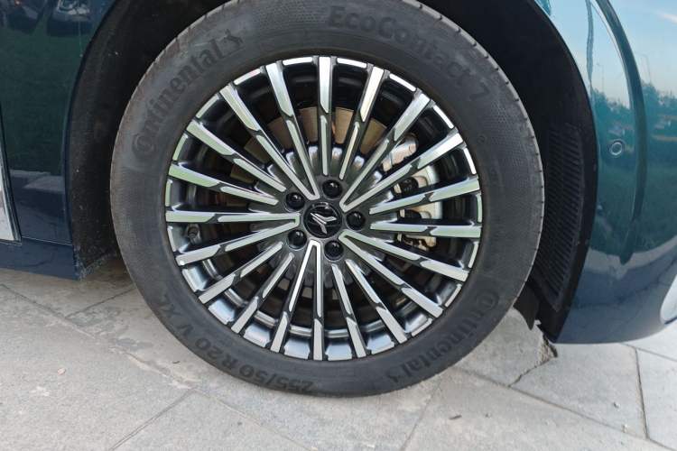 Used VOYAH Dream 2026 Model PHEV Qiankun Pro Right Front Wheel Hub