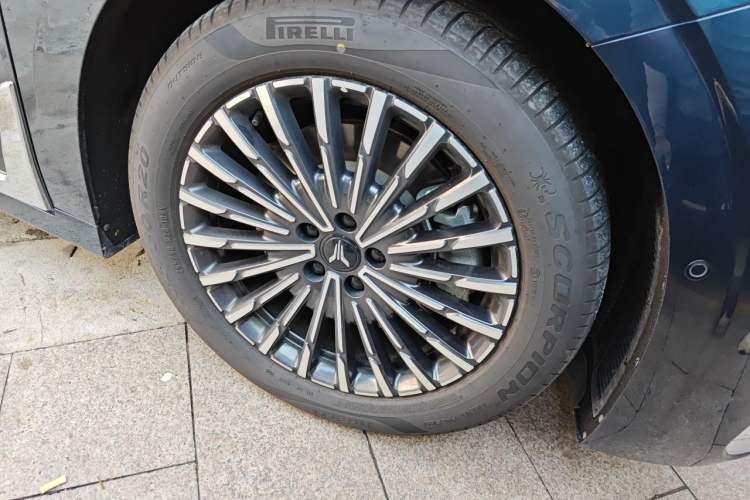Used VOYAH Dream 2026 Model PHEV Qiankun Ultra Right Front Wheel Hub