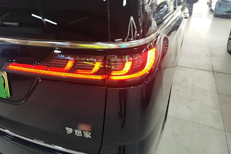 Used VOYAH Dream 2026 Model PHEV Qiankun Ultra Right Rear Taillight
