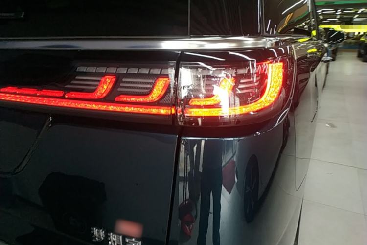 Used VOYAH Dream 2026 Model PHEV Qiankun Ultra Right Rear Taillight