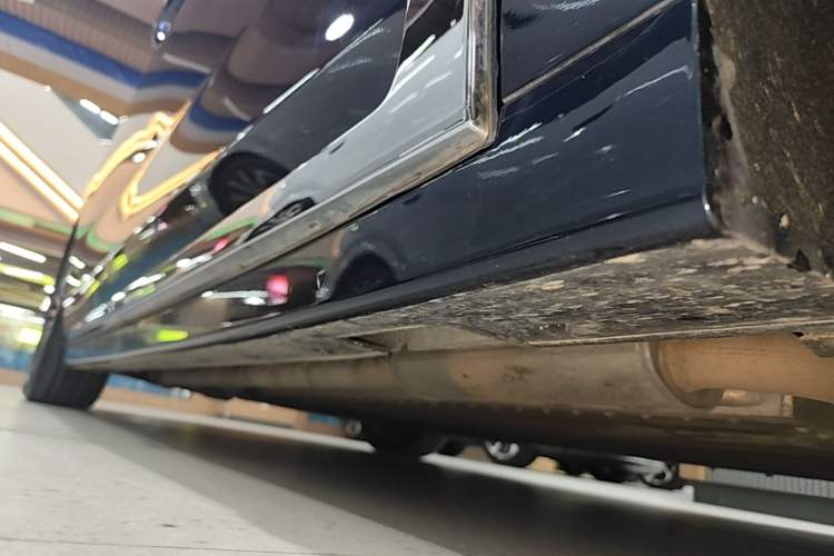 Used VOYAH Dream 2026 Model PHEV Qiankun Ultra Right Side Sill