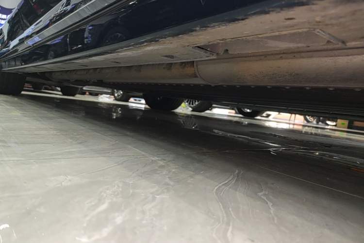 Used VOYAH Dream 2026 Model PHEV Qiankun Ultra Right Side Sill