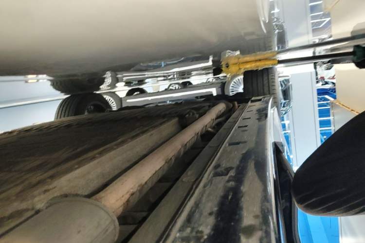 Used VOYAH Dream 2026 Model PHEV Kunpeng Pro Right Side Sill