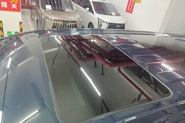 Used VOYAH Dream 2026 Model PHEV Kunpeng Pro Roof