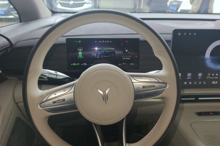 Used VOYAH Dream 2026 Model PHEV Qiankun Max Steering Wheel