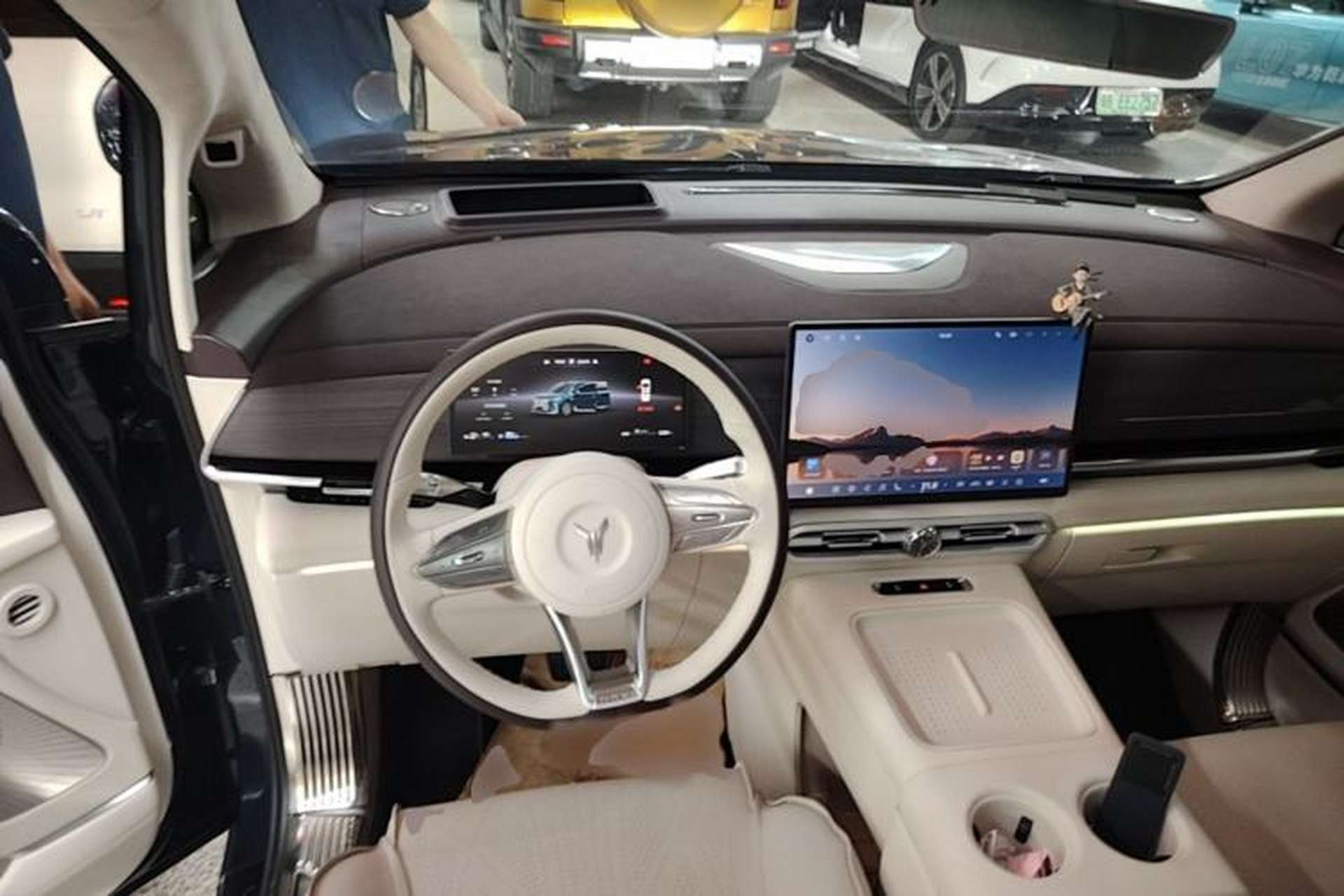 Used VOYAH Dream 2026 Model PHEV Qiankun Ultra Steering Wheel