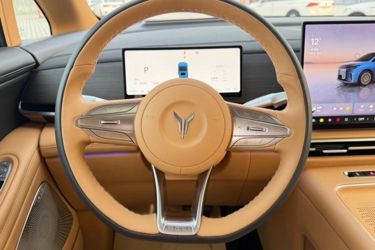 Used VOYAH Dream 2026 Model PHEV Kunpeng Pro Steering Wheel