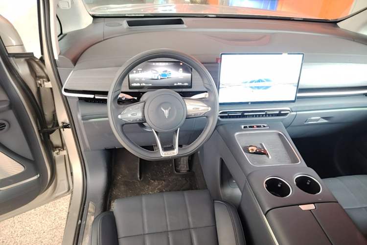 Used VOYAH Dream 2026 Model PHEV Qiankun Ultra Steering Wheel
