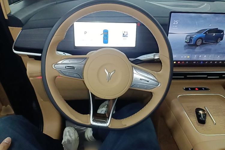 Used VOYAH Dream 2026 Model PHEV Kunpeng Pro Steering Wheel