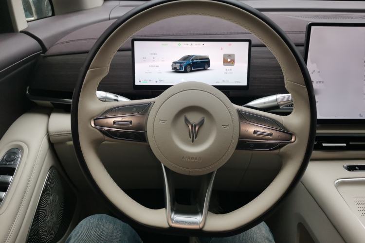 Used VOYAH Dream 2026 Model PHEV Qiankun Pro Steering Wheel