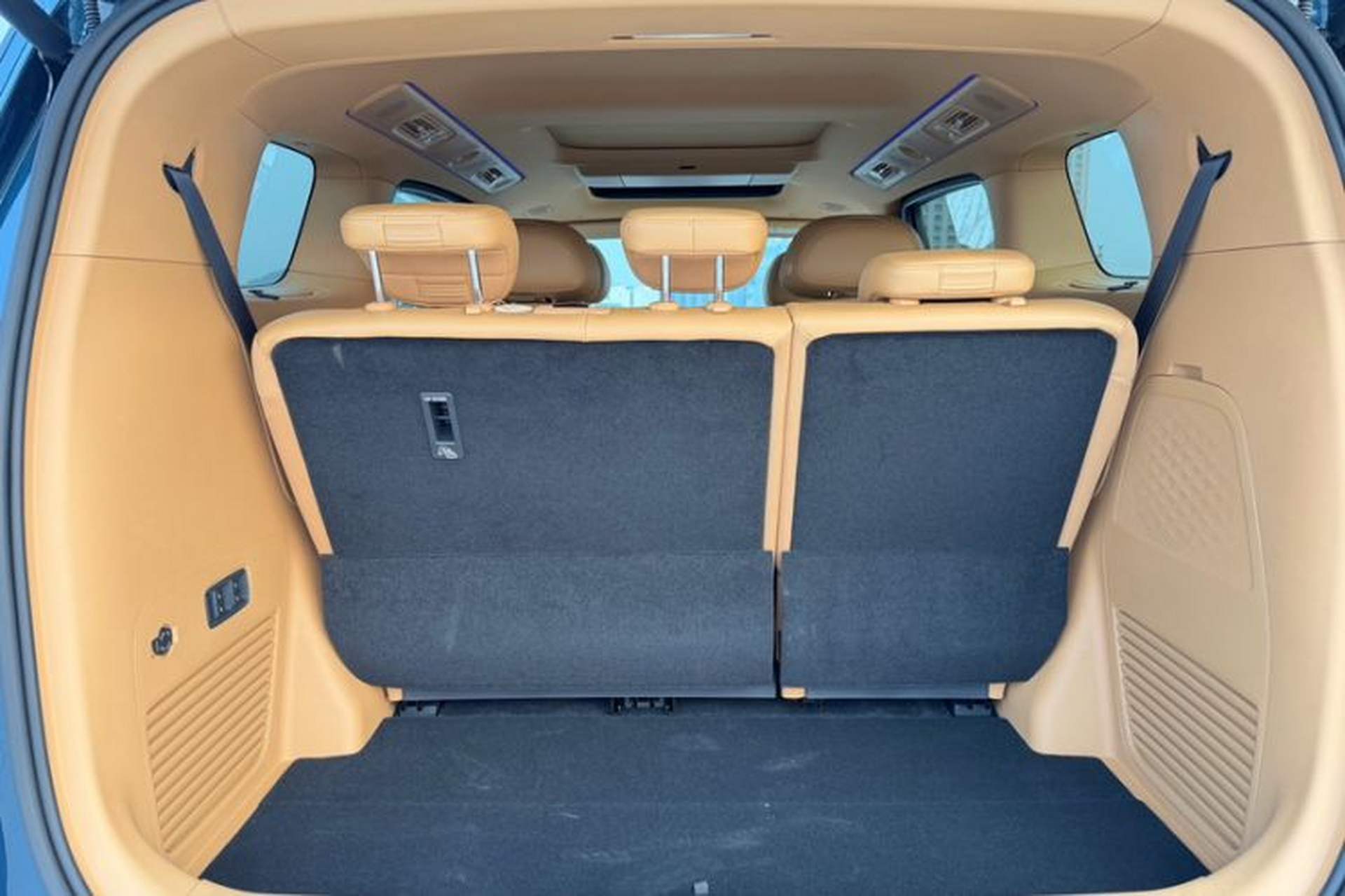 Used VOYAH Dream 2026 Model PHEV Kunpeng Pro Trunk