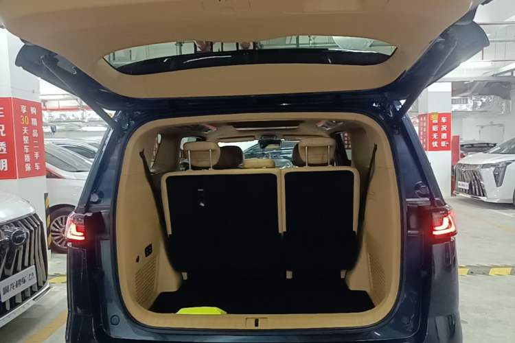 Used VOYAH Dream 2026 Model PHEV Kunpeng Pro Trunk