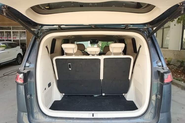 Used VOYAH Dream 2026 Model PHEV Qiankun Pro Trunk
