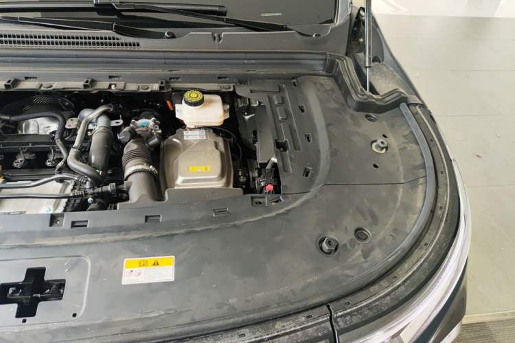Used VOYAH Dream 2026 Model PHEV Qiankun Ultra Engine Bay Left