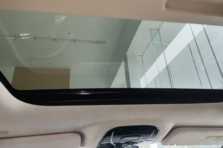 Used VOYAH Dream 2026 Model PHEV Qiankun Ultra Headliner