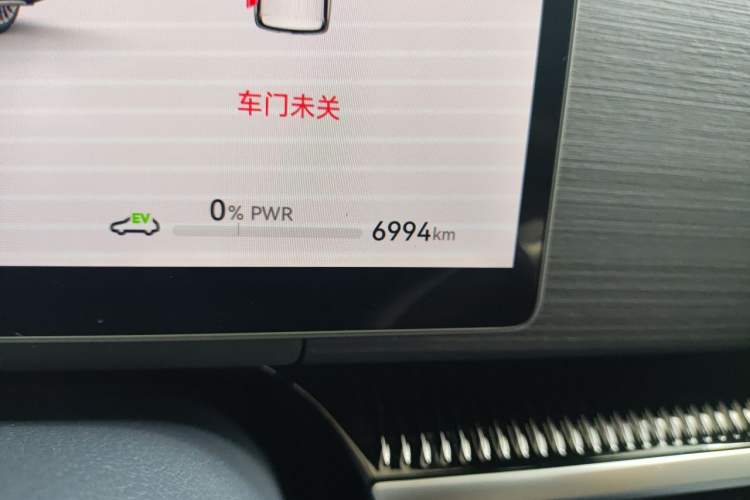 Used VOYAH Dream 2026 Model PHEV Qiankun Ultra Odometer Close Up