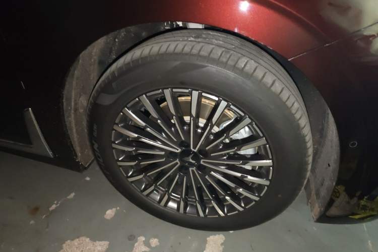 Used VOYAH Dream 2026 Model PHEV Qiankun Ultra Right Front Wheel Hub