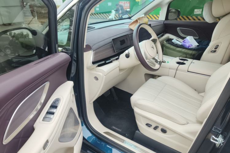 Used VOYAH Dream 2026 Model PHEV Qiankun Pro Driver Seat