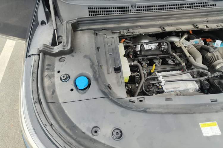 Used VOYAH Dream 2026 Model PHEV Qiankun Pro Engine Bay Right