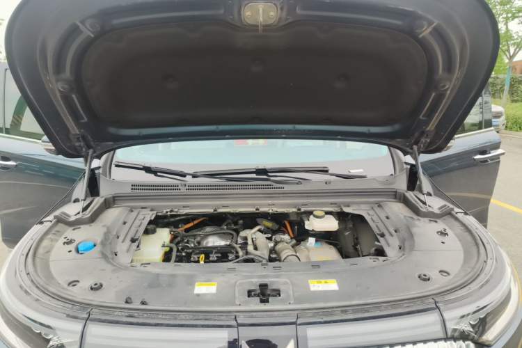 Used VOYAH Dream 2026 Model PHEV Qiankun Pro Engine Bay