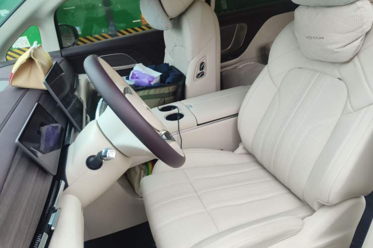 Used VOYAH Dream 2026 Model PHEV Qiankun Pro Left Front Seat