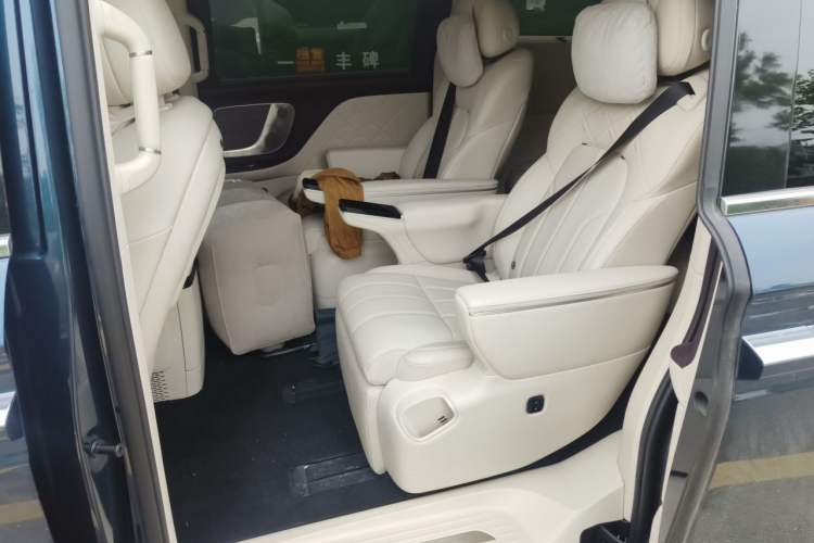Used VOYAH Dream 2026 Model PHEV Qiankun Pro Left Rear Seat