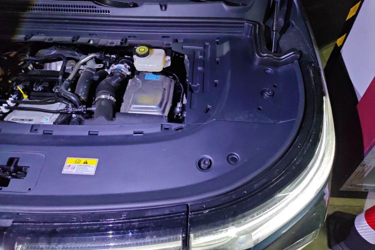 Used VOYAH Dream 2026 Model PHEV Qiankun Pro Engine Bay Left