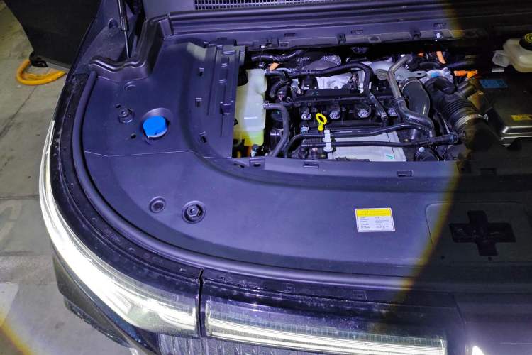 Used VOYAH Dream 2026 Model PHEV Qiankun Pro Engine Bay Right